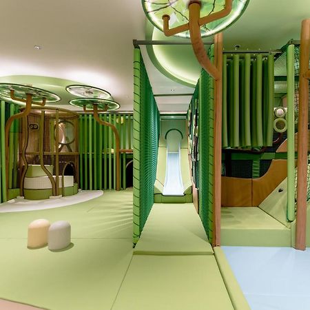 香港富丽敦海洋公园酒店 外观 照片 The Children's Club on board of MSC Fantasia
