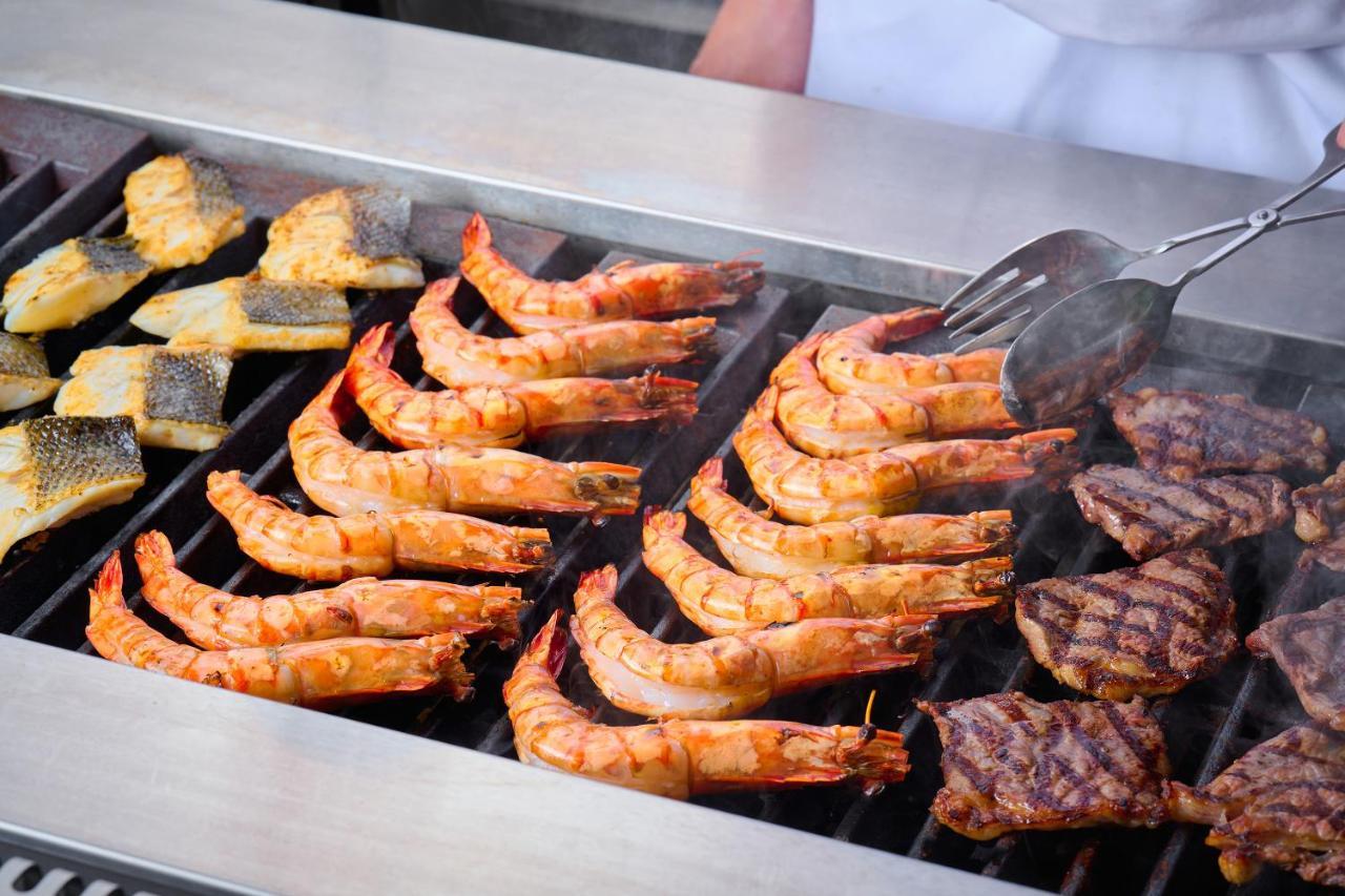 香港富丽敦海洋公园酒店 外观 照片 Grilled prawns